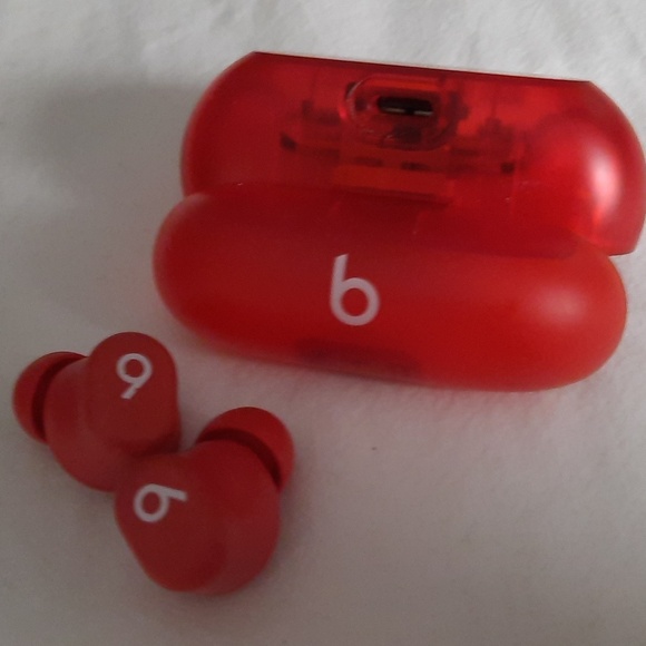 Beats Studio Buds